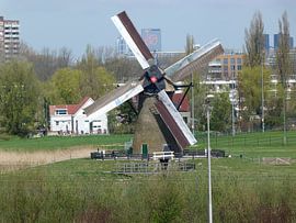 De Molen by Ronald Wakker