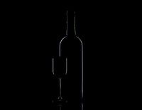 Fles en glas low-key