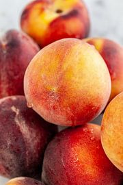 Peaches by Nina van der Kleij