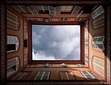 Up to the sky. Um.... by Wim Schuurmans