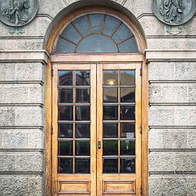 Old wooden door photographed in Gran Canaria by 7.2 Photography