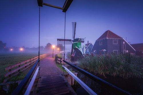 Windmolens op de Zaanse Schans op de vroege ochtend van Albert Dros