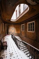Verlassene Treppe im Hotel.