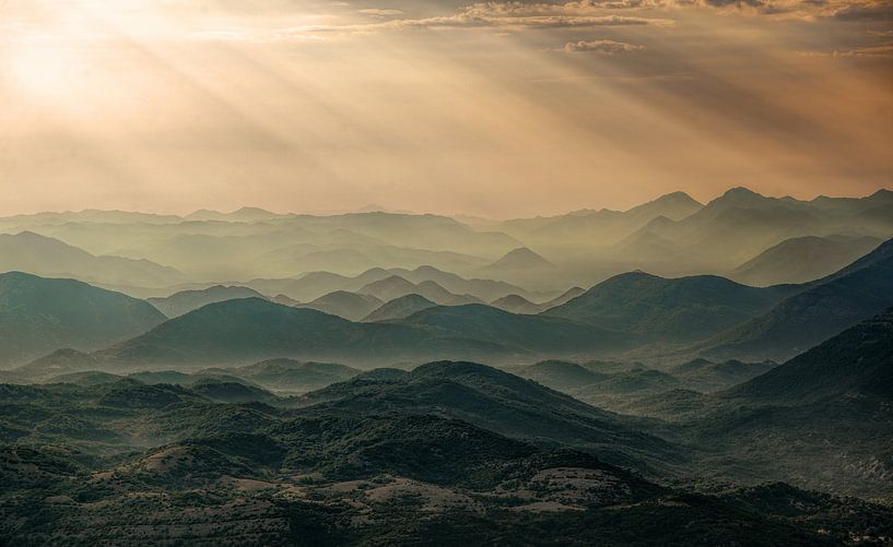 Zonsondergang in Montenegro van Gerard Burgstede