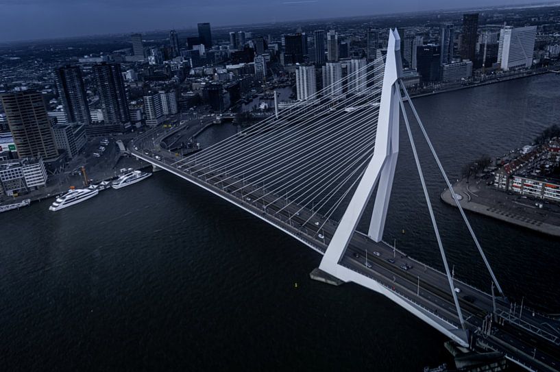 Erasmus-Brücke Rotterdam aus der Luft von UniQaps