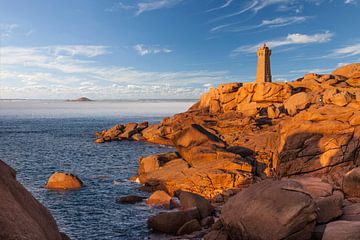Phare de Ploumanac`h on the Côte de Granit Rose, Brittany