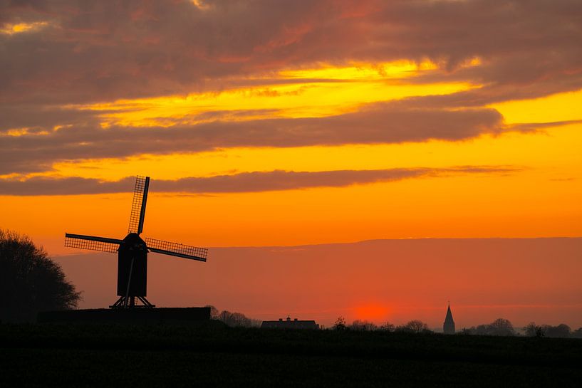 The Schietsjampettermolen is a standerd mill in the Belgian town of W by Marcel Derweduwen