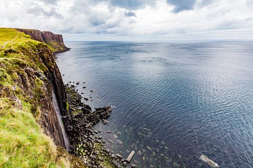 Kilt Rock on the Isle of Skye in Scotland by Werner Dieterich