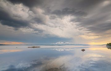 Gewitter in der Nähe des Sees Järpen - Kallsjön (Schweden) von Marcel Kerdijk