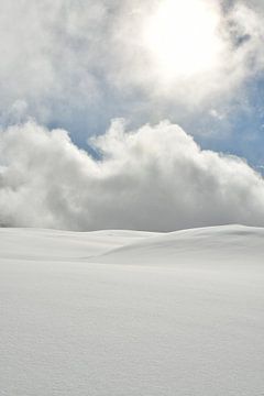 Sneeuw en wolken van Andreas Muth-Hegener