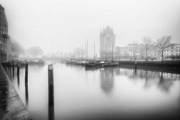 Le vieux port de Rotterdam en noir et blanc sur Rob van der Teen