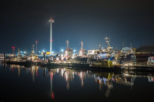 Drijvende steiger Eemshaven bij nacht