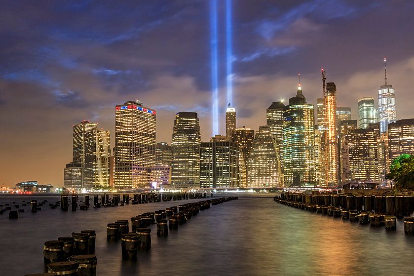 9/11 tribute in light Lower Manhattan van Natascha Velzel