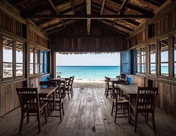 Lost Places Bar op het strand van Mustafa Kurnaz