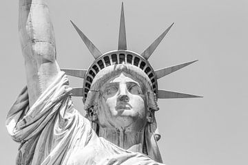 Statue de la Liberté en noir et blanc sur Maria Kray