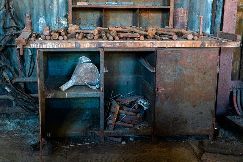 Old rusty workbench | Völklingen Ironworks by Flatfield