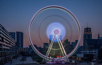 Ferris "The View" à Rotterdam sur MS Fotografie | Marc van der Stelt