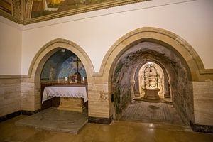 Grotte dans l'église de la Visitation ou l'abbaye de l'église Saint-Jean