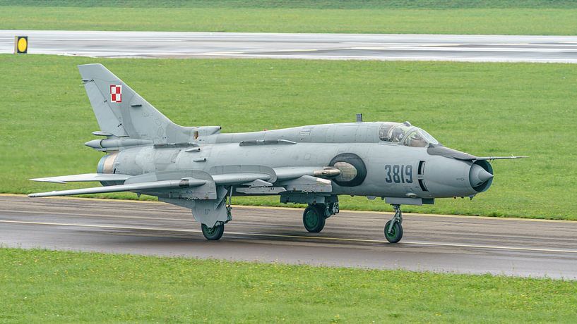 Polish SU-22 Fitter during Airpower Airshow. by Jaap van den Berg