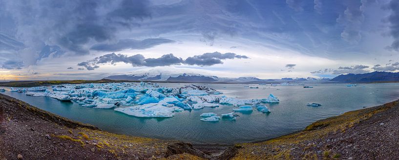 Jökulsárlón glacial lake Iceland by Martin van Lochem