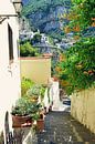 Typische kleine Straße an der Amalfiküste in Italien von Carolina Reina Miniaturansicht