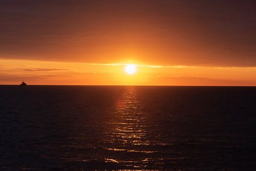 Zonsondergang boven de Baltische Zee