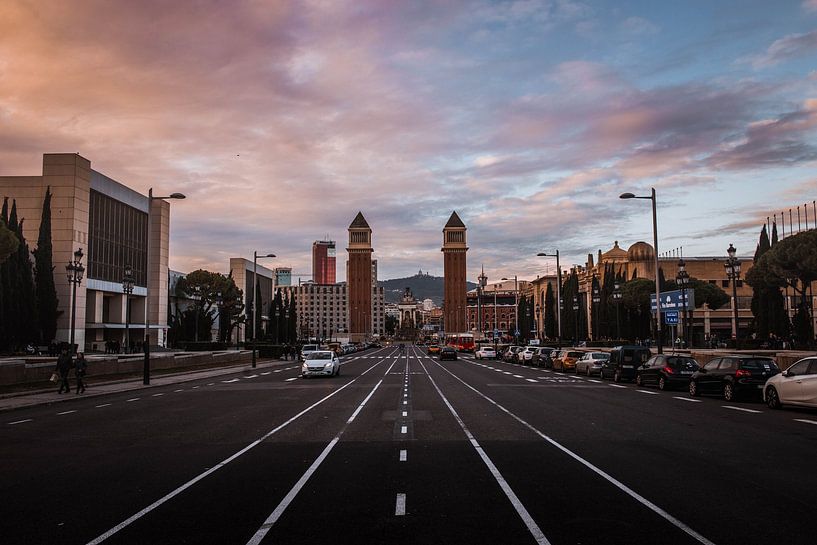 Barcelona by Hello Pompoyo