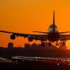 Boeing 747 tijdens zonsopkomst van Bas Alstadt Fotografie