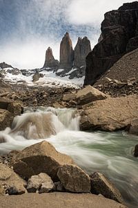 Torres Del Paine, de blauwe Torens-2 von Gerry van Roosmalen