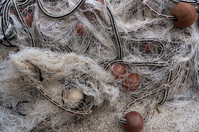 Weißes Fischernetz von Daan Kloeg