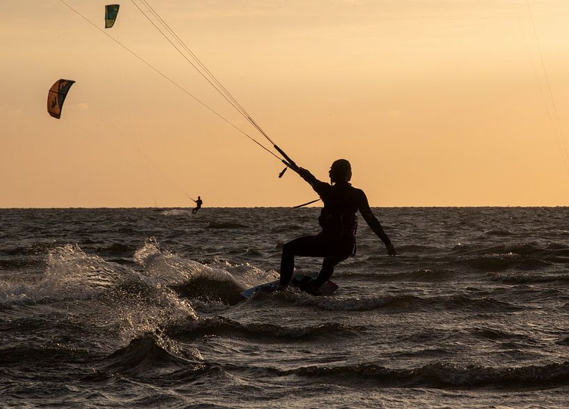 Zonsondergang Brouwersdam Nederland van Ton Tolboom