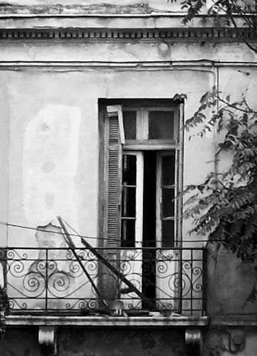 Door Julia Leaving no1-bw