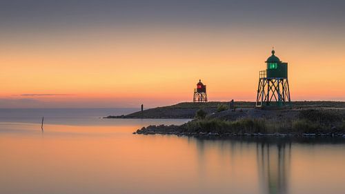 Een sfeervolle zonsondergang aan het IJsselmeer bij Stavoren in de provincie Friesland