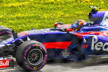 Carlos Sainz Jr. en action lors du Grand Prix d'Autriche 2017 sur Justin Suijk