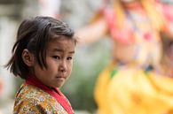 Buddhistisches Kind in Bhutan von Atelier Liesjes Miniaturansicht