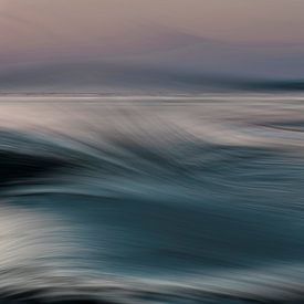 Playful waves by Greetje van Son