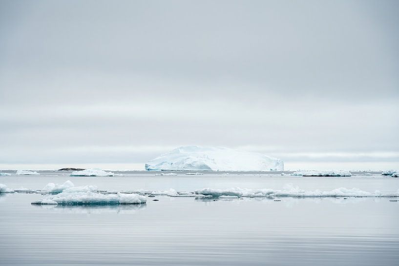 A White Infinity by Gerry van Roosmalen
