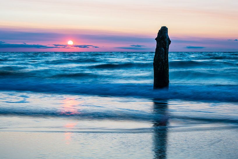 Buhnen an der Küste der Ostsee bei Kühlungsborn von Rico Ködder