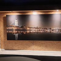Klantfoto: Skyline Deventer by night van Hans Brasz, op canvas