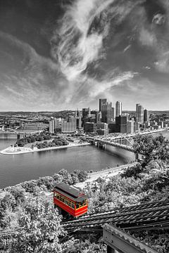 Urbane Pittsburgh Skyline mit Duquesne Incline - colorkey