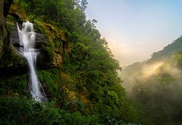 Longong waterval in Taiwan van Jos Pannekoek