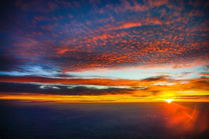 Sonnenaufgang aus der Vogelperspektive von Denis Feiner