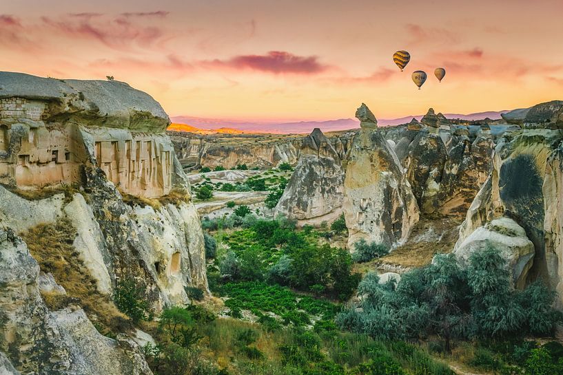 Cappadocian sunrise von Erik de Boer