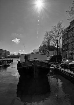 Houseboat in the Amstel by Peter Bartelings
