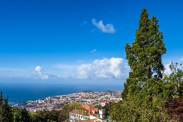Vue de Funchal sur l'île de Madère, Portugal sur Rico Ködder