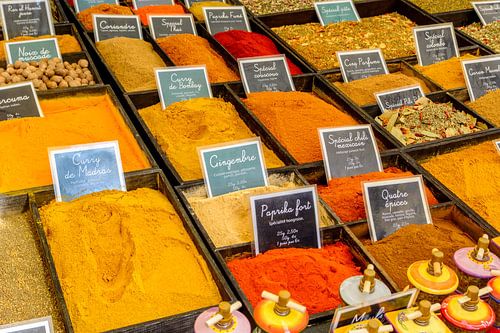 Specerijen op een markt in de Provence