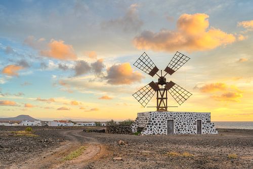 Moulin à vent à Puerto Lajas, sur l'île de Fuerteventura