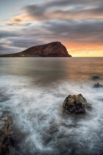 Lever de soleil sur la Montaña Roja – Pose longue sur la côte de Tenerife