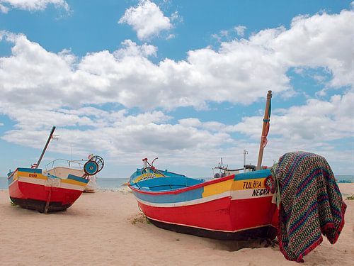 Armação de Pêra (Portugal), Vissersbootjes op het strand van Hans Levendig (lev&dig fotografie)