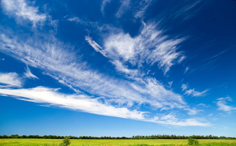 Blue sky by Bo Valentino